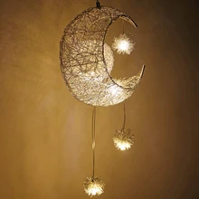Plafonnier LED suspendu composé d'étoiles et de lune, design moderne, luminaire décoratif d'intérieur, idéal pour un salon ou une chambre à coucher