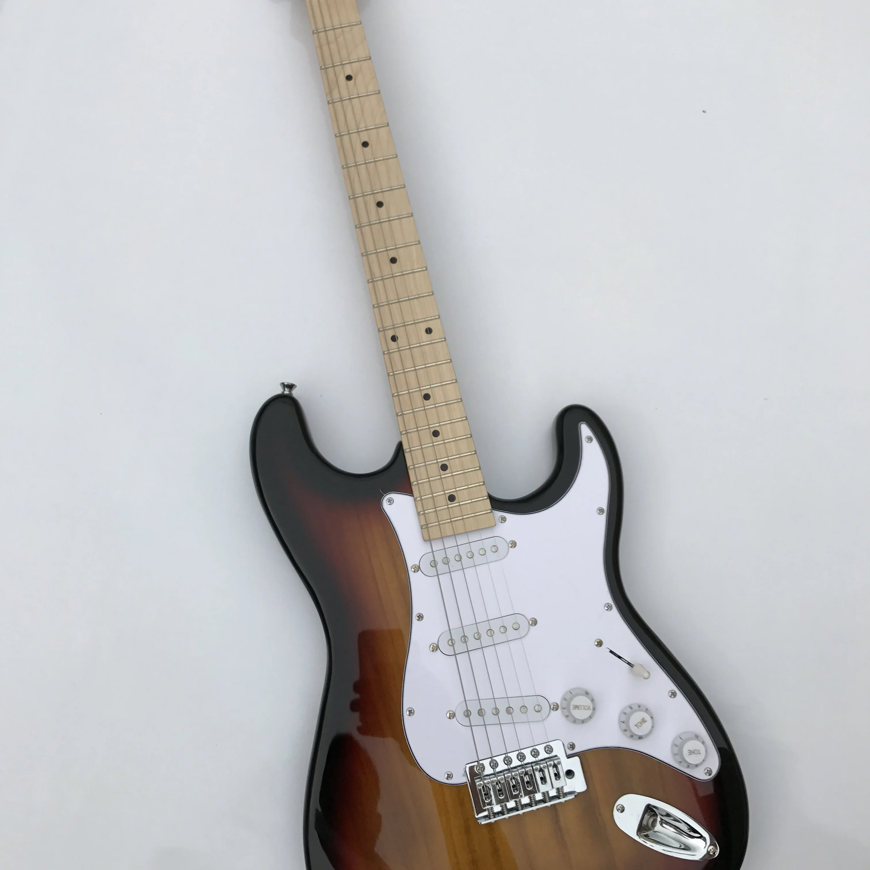 Классическая электрогитара paulownia body maple xylohone neck ST. Заводские магазины Принять настройку