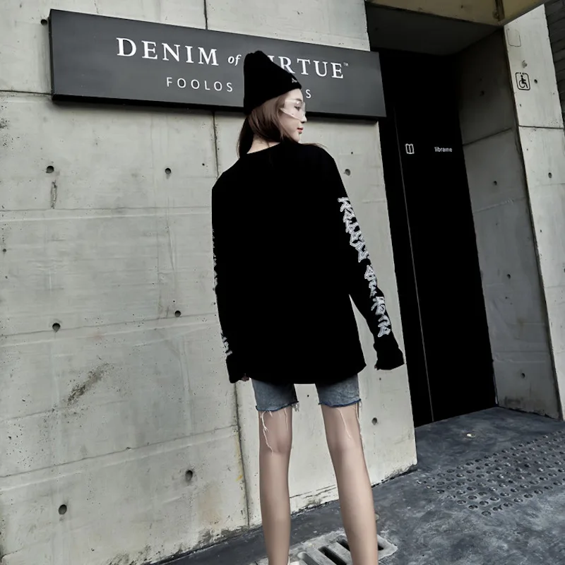 

2019 Autumn New Arrival Women Fashion Harajuku Dark Style Evil Vintage Easy Match Round Neck Long Sleeve Printed Pullover Tshirt