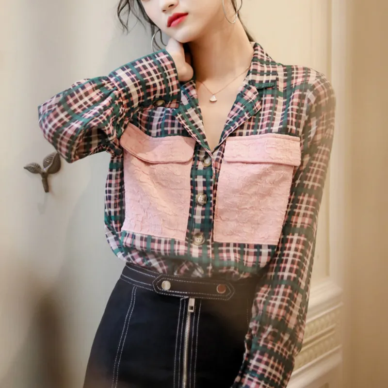 

Women Blouse Spring Autumn Tops New Fashion Notched Collar Plaid Shirt Big Pocket Chiffon Shirt Loose Button Office Ladies Tops