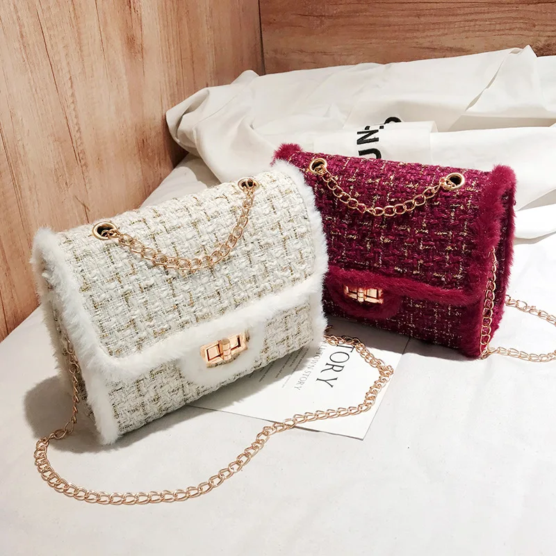 

2020 Autumn And Winter New Style Furry Joint Turnlock Shoulder Bag Versitile Fashion Chain Shoulder Square Sling Bag