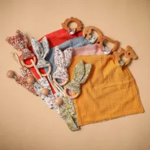 

3 Pc/set Floral Baby Saliva Towel Safe Beech Wooden Teether Pacifier Clip Chain Set Newborn Washcloth Care Product Accessories
