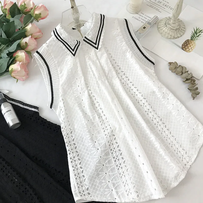 

[EWQ] 2019 Spring Summer New Pattern Laple Sleeveless Hollow Out Patchwork Pullovers Vintage Shirt Women Fashion Tide AH09501