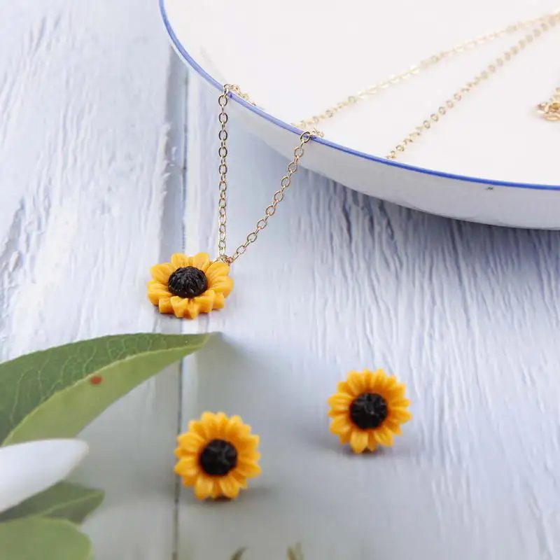 New Sunflower Pendant Necklace 