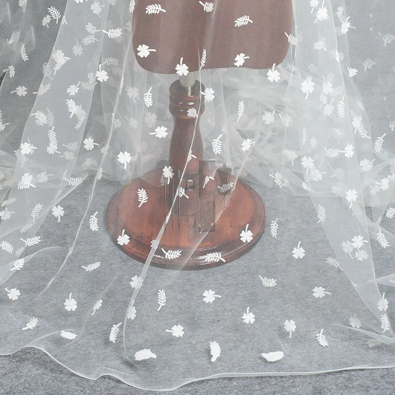 GLace 3Y/лот Флокирование с черными и белыми цветами шаблон сетки швейная ткань для дома cutain украшения свадебное платье аксессуары TX1431