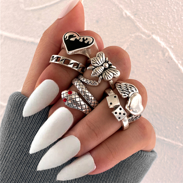 Gothic Heart Ring Set for Women Black Dice Vintage Hip-Hop Silver Plated Retro Rhinestone Charm Butterfly Finger Jewelry