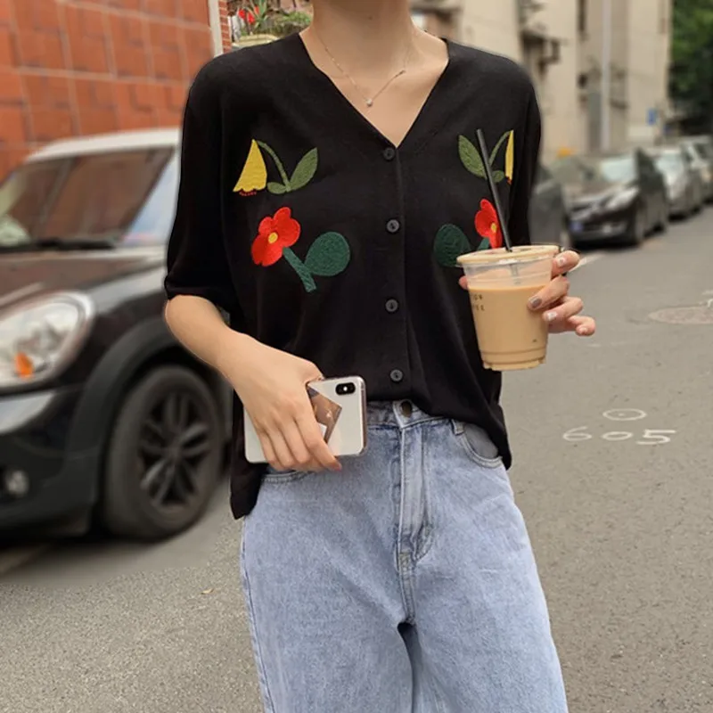 

Button Up Korean Cute Sweaters Cropped Cardigan Women Crop Sweater Knitting Top Streetwear Summer Knitted Cardigan