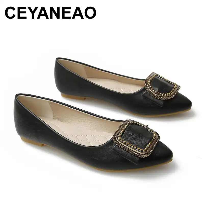 buckle flat shoes