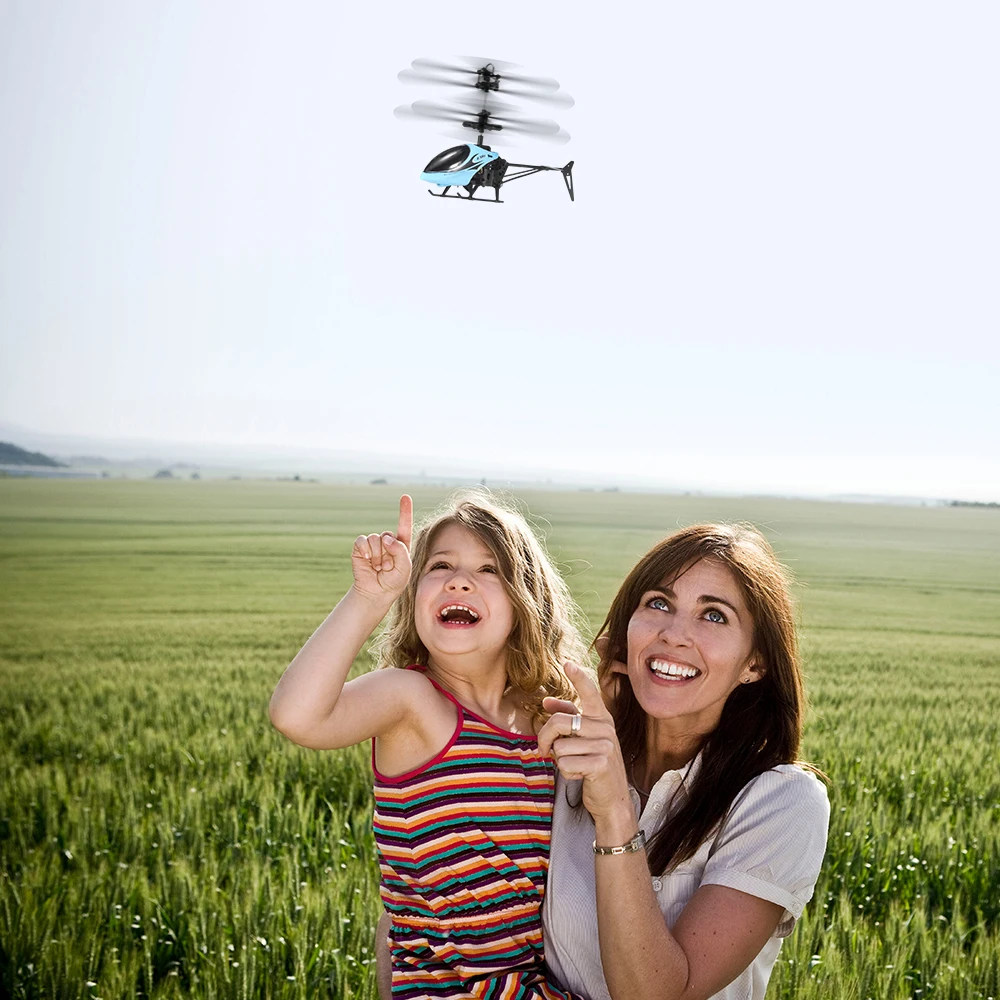 Вертолет с дистанционным управлением летательный аппарат защитой от падения