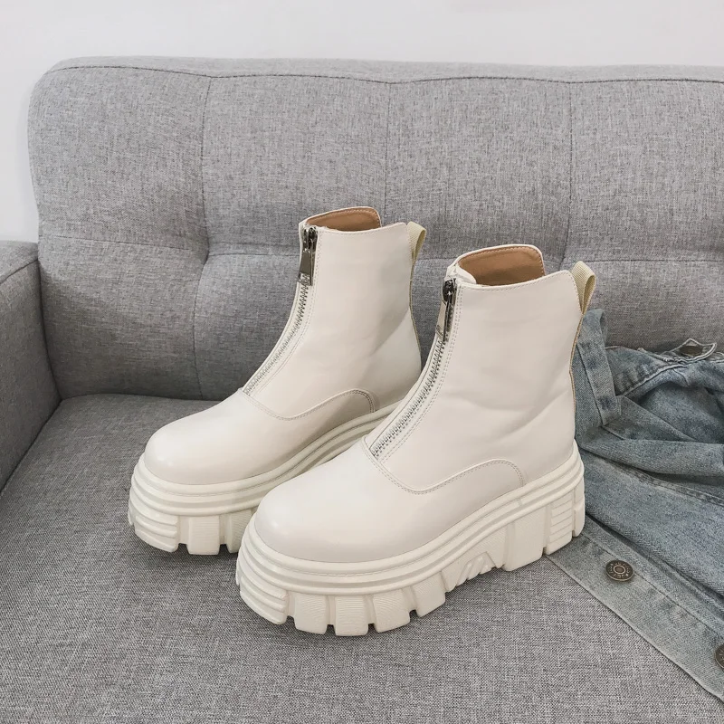 

European station thick-soled short boots women's winter new plus-size Martin boots stylish before zipper height slender women