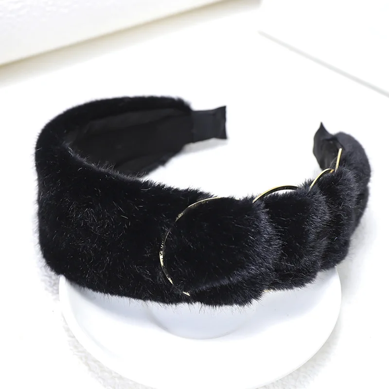 Levao, Зимняя повязка на голову из искусственного кроличьего меха, обруч на голову, ободок для женщин, новинка, боковая цепочка, пряжка, повязка на голову, плюшевая повязка для волос, обруч, аксессуары для волос - Цвет: Черный