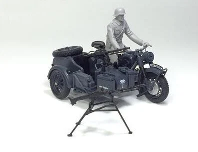 Литье под давлением 1:24 немецкий R75 модель мотоцикла с коляской Второй мировой войны военные модели сплав мотоциклетная коляска мотоцикл Миниатюрный - Цвет: gray gray driver gun
