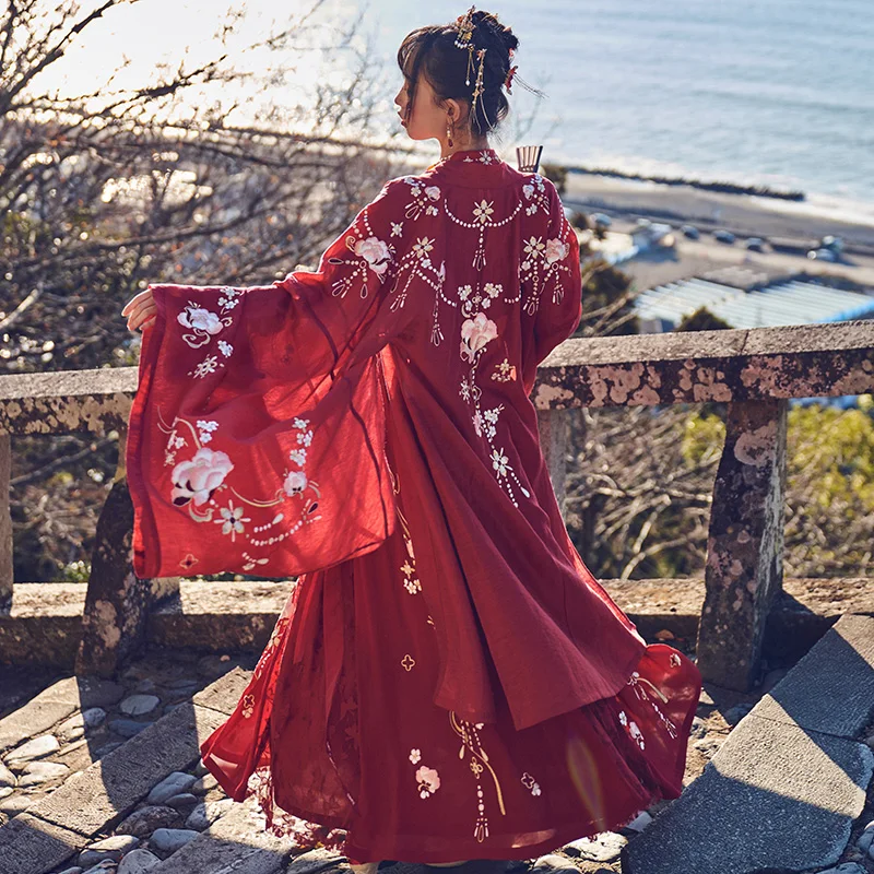 

than thirteen xiaodoukou'er [peony national color] heavy industry embroidery big sleeve shirt wedding coat Hanfu female