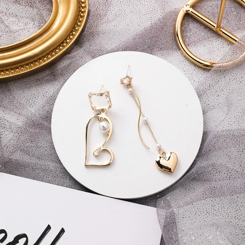 

Korean New Version Irregular Loving Pearl Tassels Earrings Exaggerate Elegant Temperament Heart-shaped Asymmetric Earrings