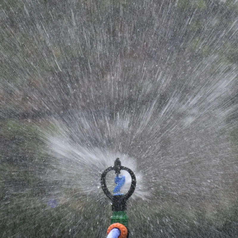 Rotary Garden lawn Dprinkler With Holder Rotating Water Sprinkler Garden Watering Gardening Water Irrigation 1PC garden sprinkler
