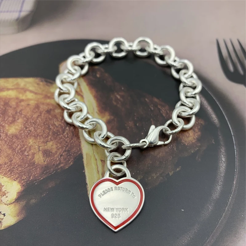 

SHINETUNG 100% S925 Sterling Silver Girls Classic Red Heart Bezel Tag Bracelet Girls Logo Exquisite High-end Jewelry