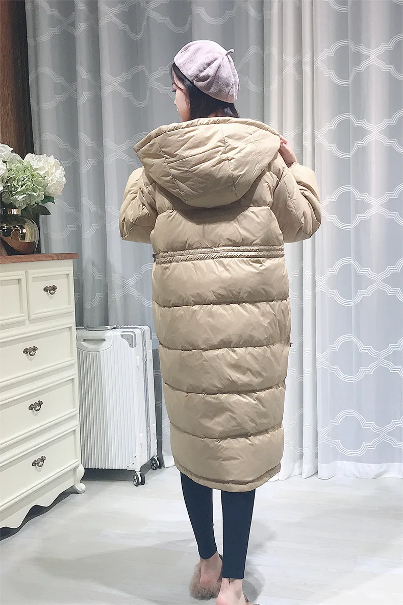 Женский пуховик с капюшоном