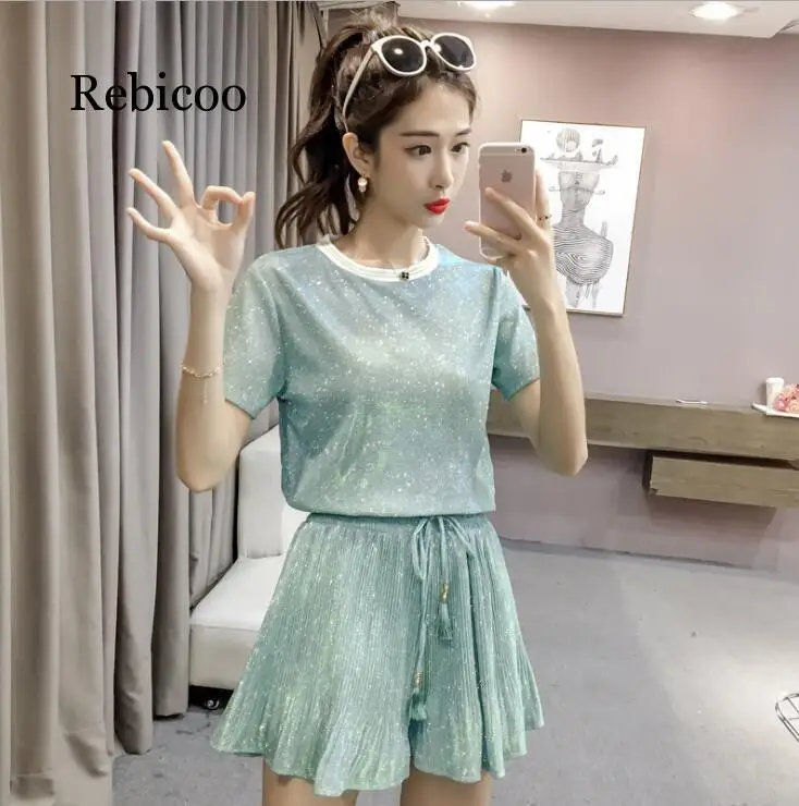 

Sweet Summer Two Piece Set Fashion Women Green Bling Short Sleeve Loose T-Shirt Top Suits + Pleated Wide-Leg Shorts Set