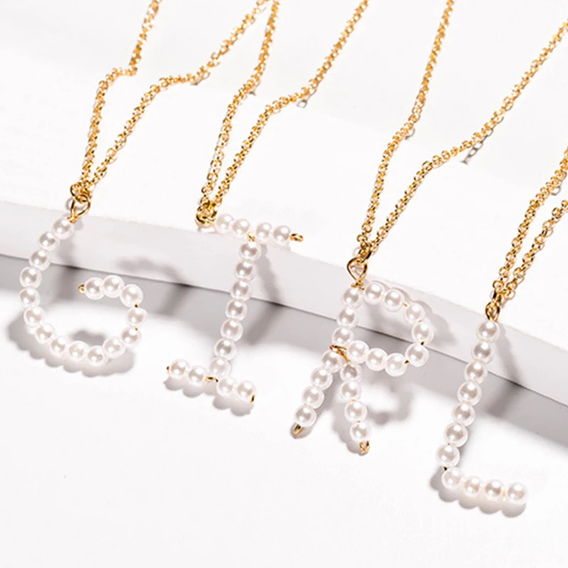 

2019 New Trend Fashion Charm Gold 26 Alphabet Pendant Necklace Micro-inlay Pearl Initial Letter Necklaces Couple Name Gift