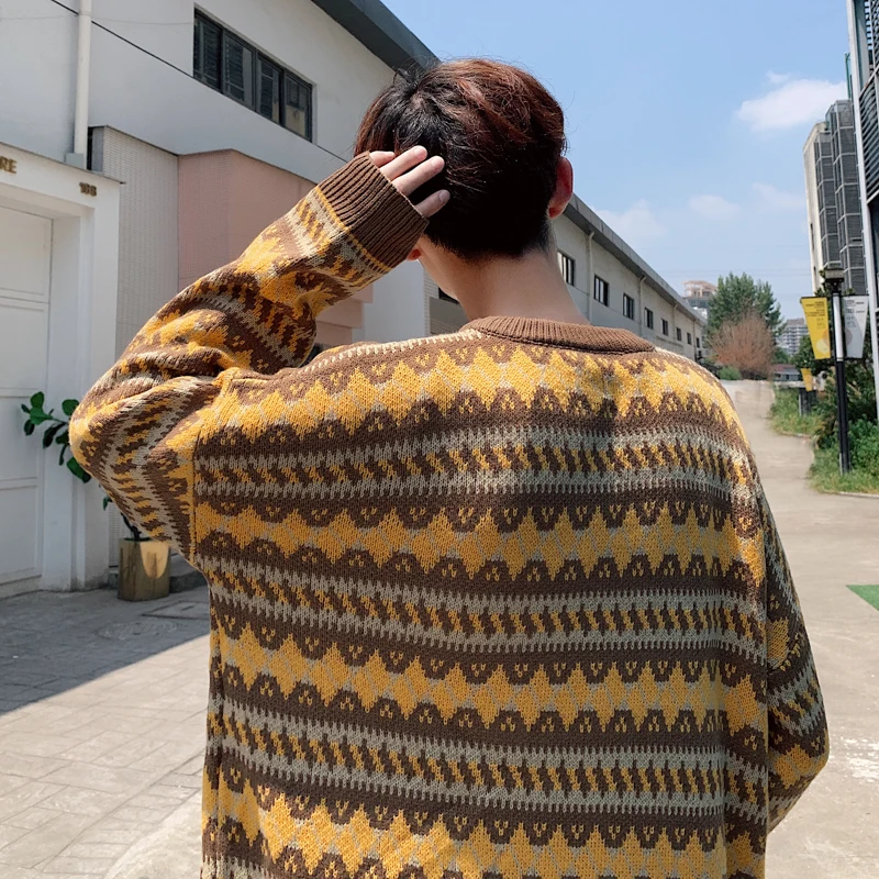 UYUK2109 Autumn And Winter New Pattern Stitching Round Neck Temperament Creative Fashion Loose Men's Thick Sweater Clothes