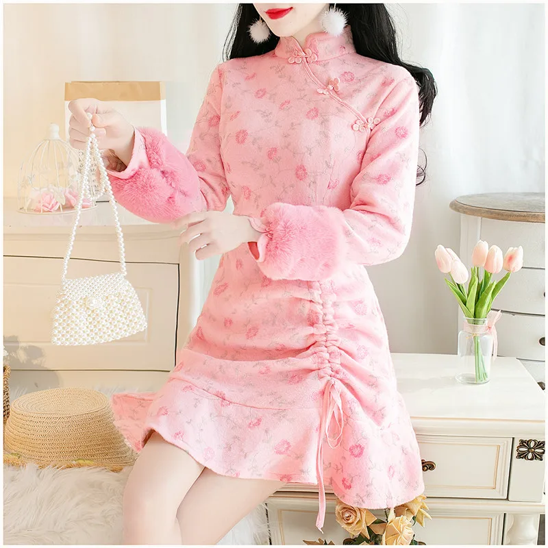 pink SWEETXUE зима ретро Элегантные нежные вышивка улучшенная версия Cheongsam стоячий воротник гофрированные платья на завязках для женщин - Цвет: pink