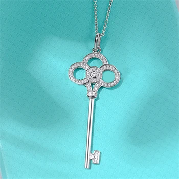 

Crown-shaped Key Pendant Like A Beacon Guides People To Optimism and Hope Symbolizing A Bright Future. All Show Classic Elegance