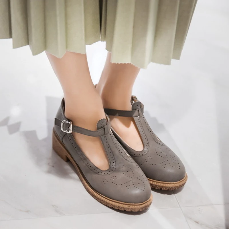 Fashion T-straps Oxford Shoes Women Flats Spring Fashion Flat Heels Casual Ladies Black Brown Loafer Shoes Girls Comfortable