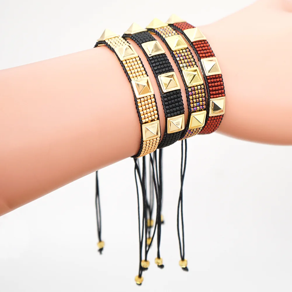 

XUXI 2020 Women Fashion Simple Charms Bracelet Punk Style 5 Rivets Japan Rice Beads Hand Made 3 Rows Boho Bracelets SS026
