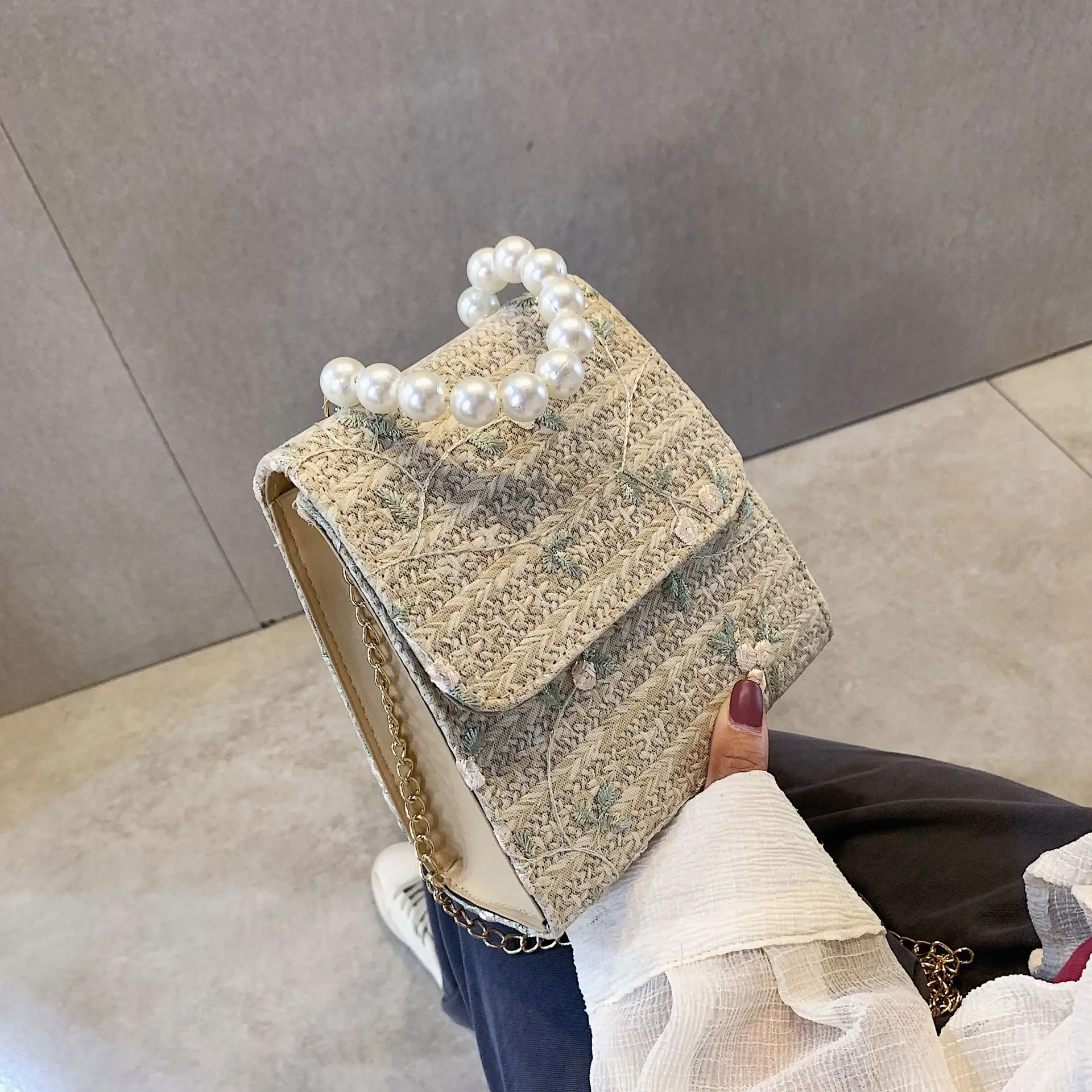 

Summer 2019 Hot Sales New Style Pearl Hand Lace Accessories Straw Shoulder Bag Versatile Oblique Bag