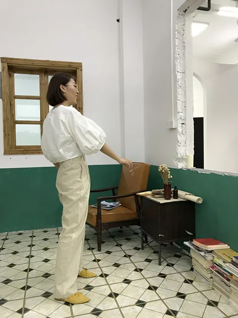 Новая весенняя модная женская одежда Европа круглый вырез рукава фонарик большой пуловер-рубашка женская блузка Q228