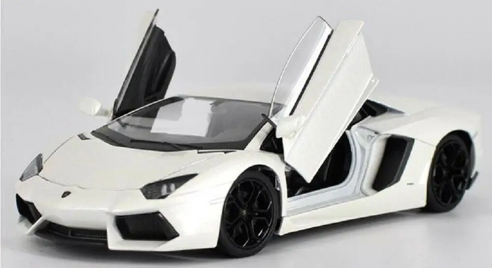 Welly 1:24 Lamborghini Aventador LP700-4 литая под давлением Модель гоночного автомобиля в коробке - Цвет: Белый