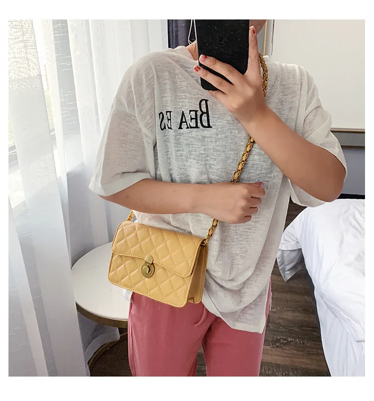 

2019 new stereo small square bag Lingge lock chain shoulder slung women's bag