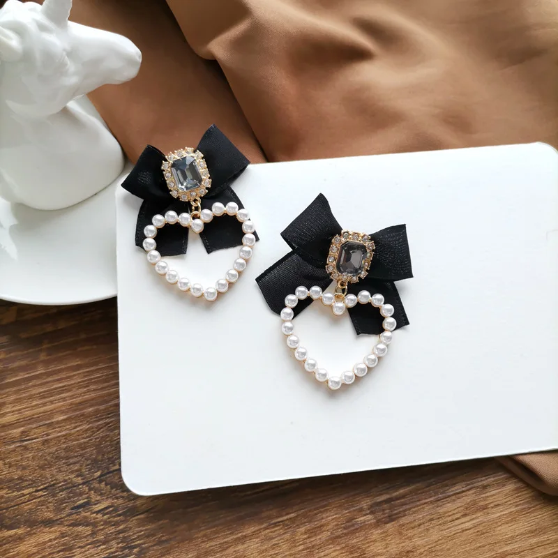 Korean Temperament Retro Rhinestone Bow Clip Earrings Black BowKnot Heart Shaped Pearls Clip on Earrings No Hole for Women Party ear clip earrings clip earrings ear clip