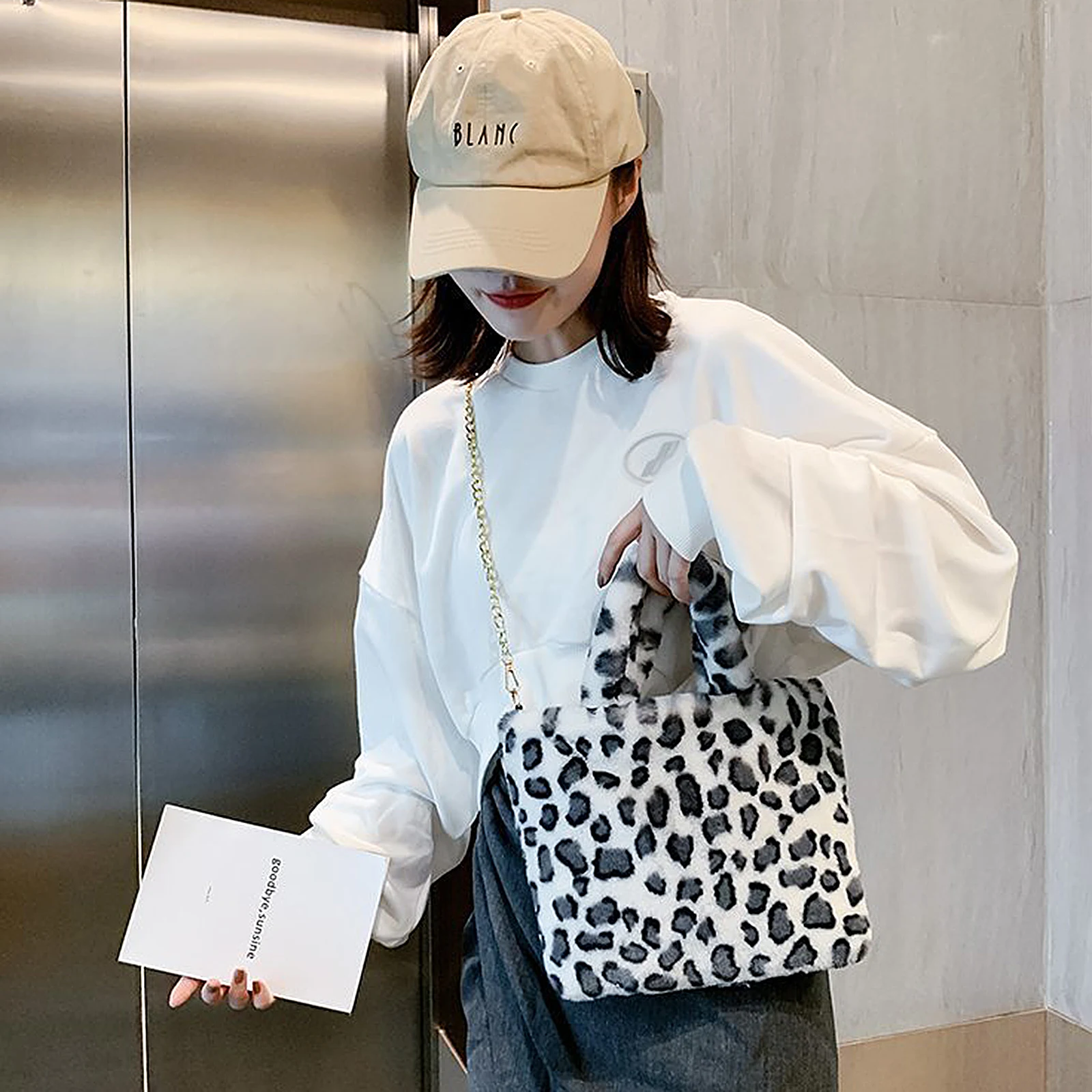 

Women Plush Soft Handbag with Chain Leopard Print Crossbody Bag Tote Clutch