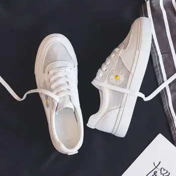 

Summer thin section breathable mesh small white shoes 2020 new explosion models spring and summer wild small daisy mesh shoes
