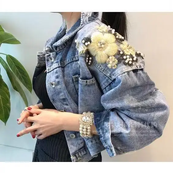 

2019 autumn short denim fashion beaded embroidery Korean version of the loose temperament short jacket female