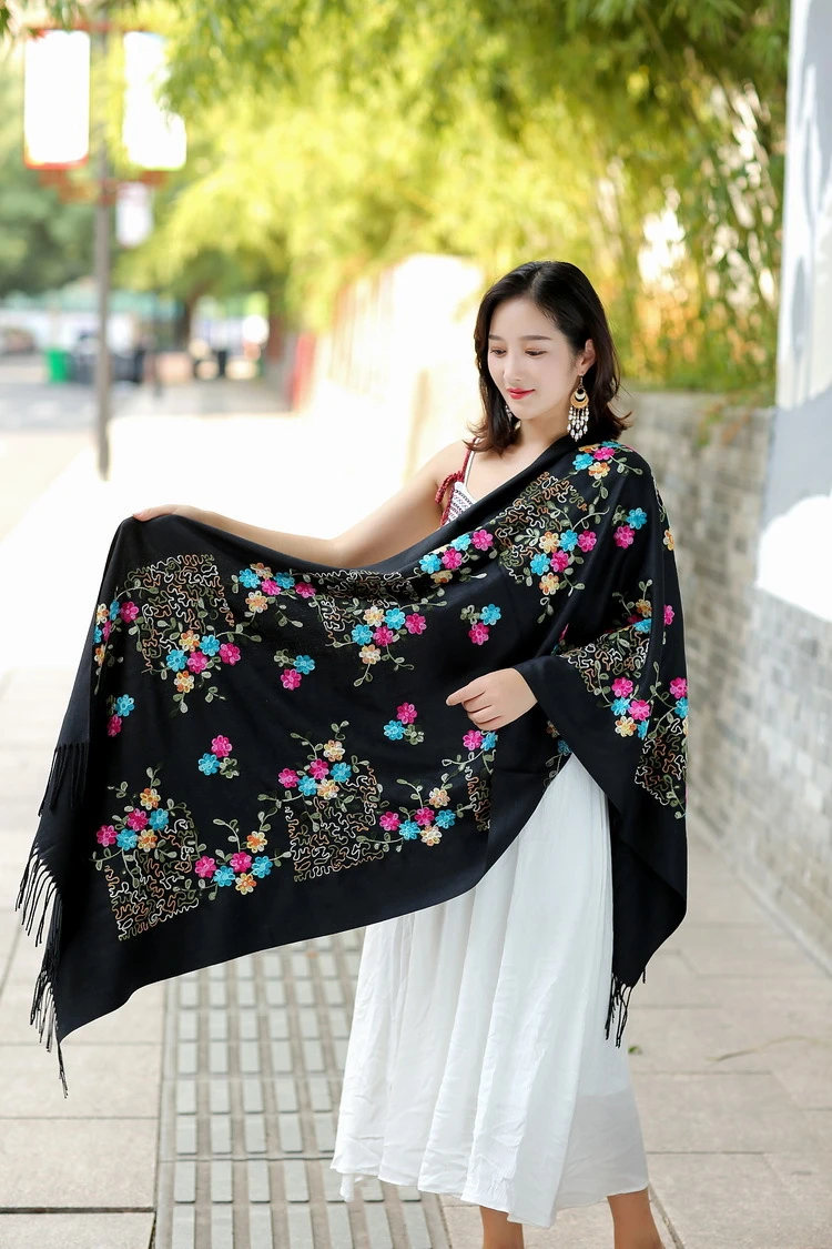 Bufanda bordada con flores para mujer, chal cálido y suave de estilo étnico  chino, con bordes grandes de viaje, Estilo Vintage, novedad|Bufandas de  mujer| - AliExpress