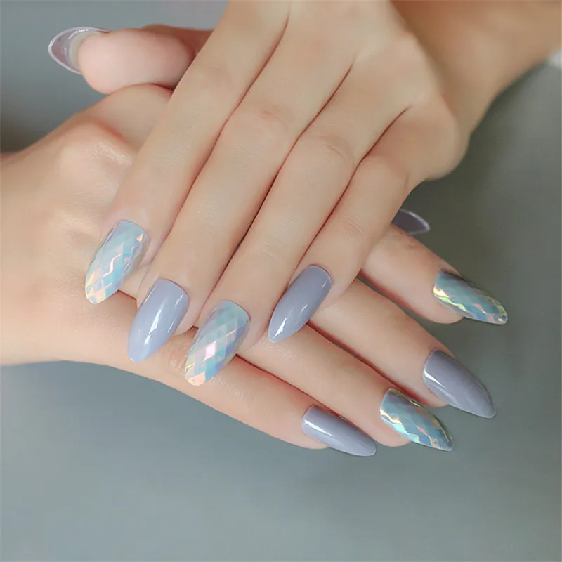 24Pcs Light gray Fish Scale Laser gradient Fake Nails Pre-design Short Full Cover False Nail Tips Finished Nails Art Tips