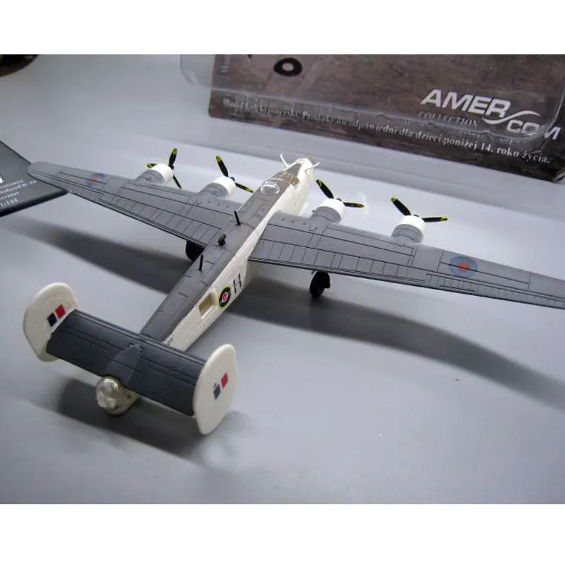 Амер 1/144 весы мир WarII B 24 The Liberator истребитель бомбардировщик литой металлический
