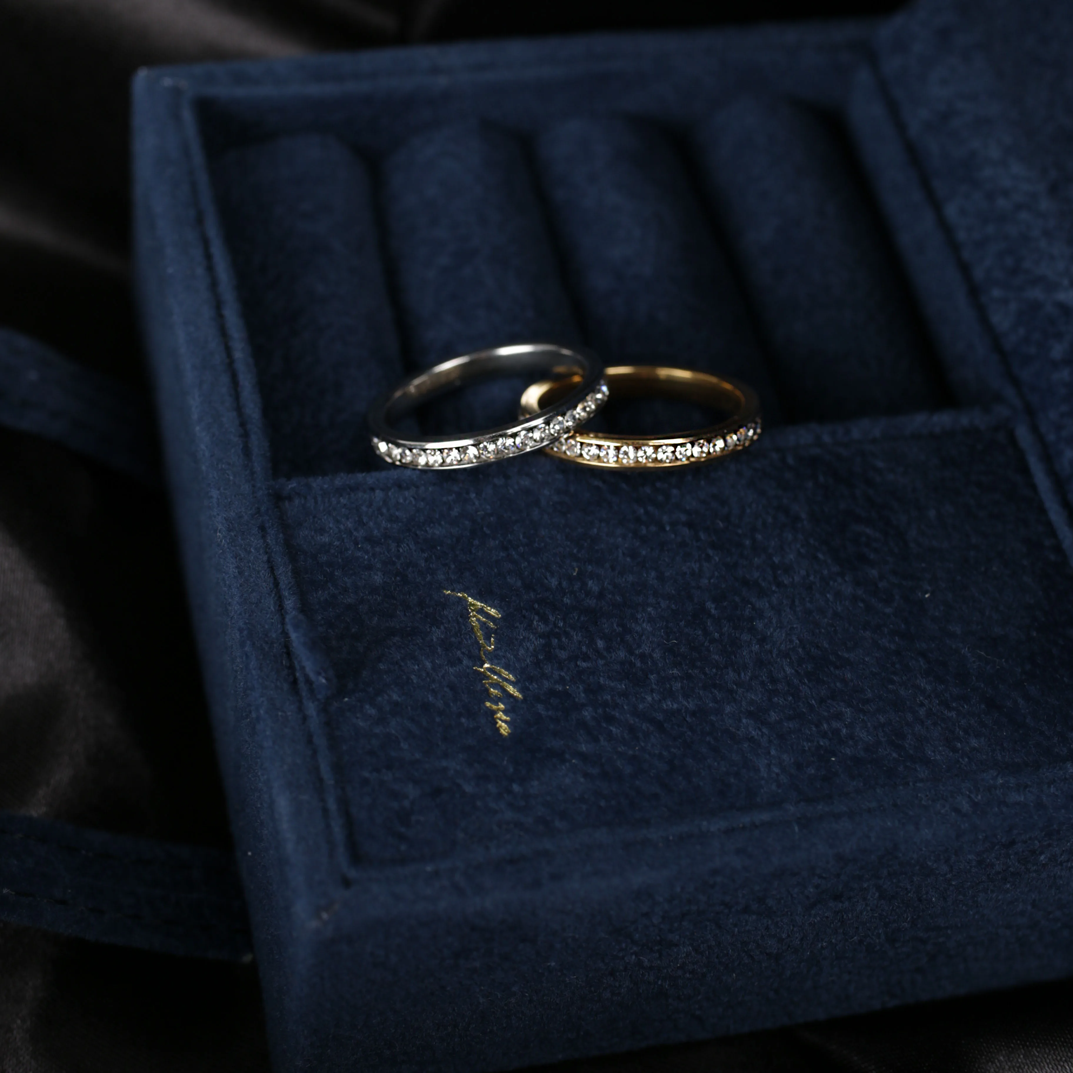 Fengnee 316L кольца для мужчин и женщин из нержавеющей стали классические 4 зубца один цирконий обручальное кольцо ювелирные изделия