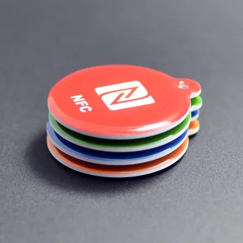 

4 Pcs NFC Epoxy Keychain Token for All NFC Mobilephone , 13.56mhz 888 Bytes NTAG216 RFID Card for NFC Android Phones Reader 28mm