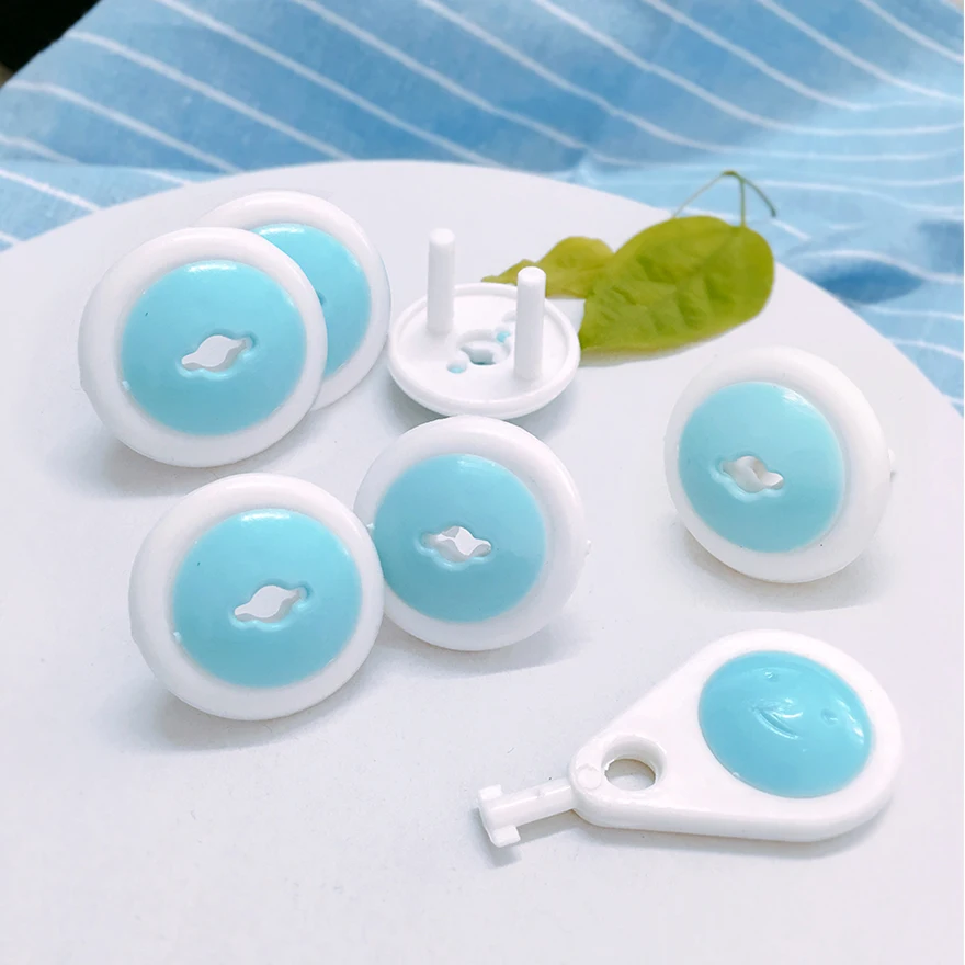 6pcs/Lot/Packed Europe Standard Socket Safe Lock Cover Child Kids Electric Security Plastic Safety Plug Outlet Baby Care socket covers