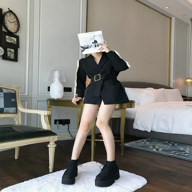 12196357661_1887966305