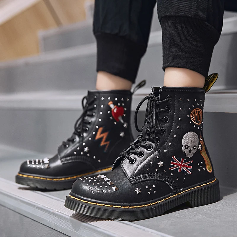 

Women's boots genuine leather Fashion Rivet Martin Boots woman Lace Up ankle boots for women rubber