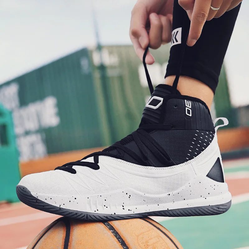 

Plus-sized Menswear Hight-top Basketball Shoes Combat Boots Fashion Mandarin Duck Casual Shoes Shock Absorption Athletic Shoes