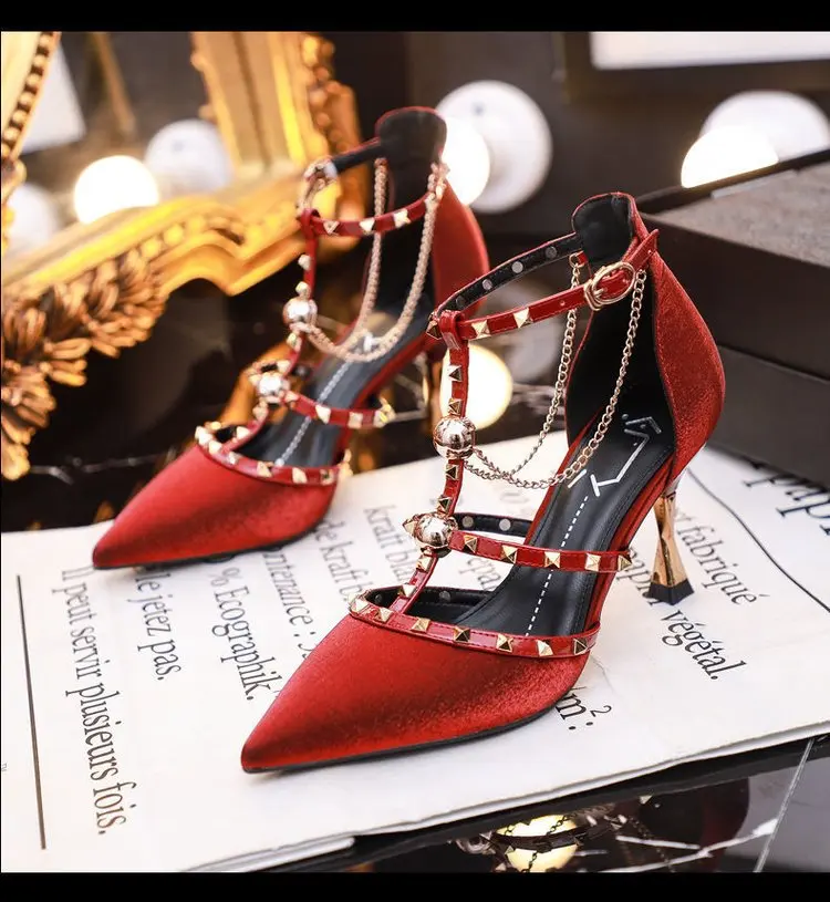 2022 New arrival burgundy pointed transparent sandals new stiletto rhinestone sexy Baotou high heels Wedding Shoes 