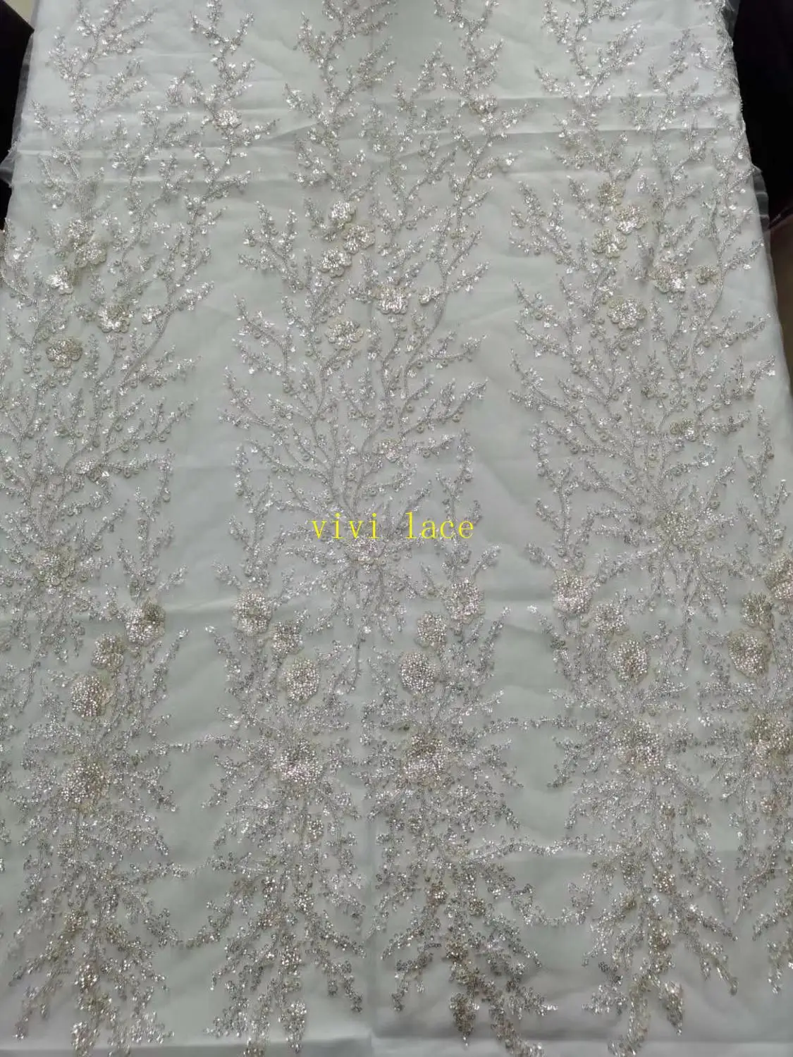 

stock LPX09# 5yards Silver sequins embroidered with beaded plant designs are used in high-end fabrics for wedding dresses