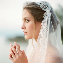 Vintage Simple White Veil Bride One Layer Lace Edge Pearl Beading Short Wedding Veil Wedding Accessoire High Quality