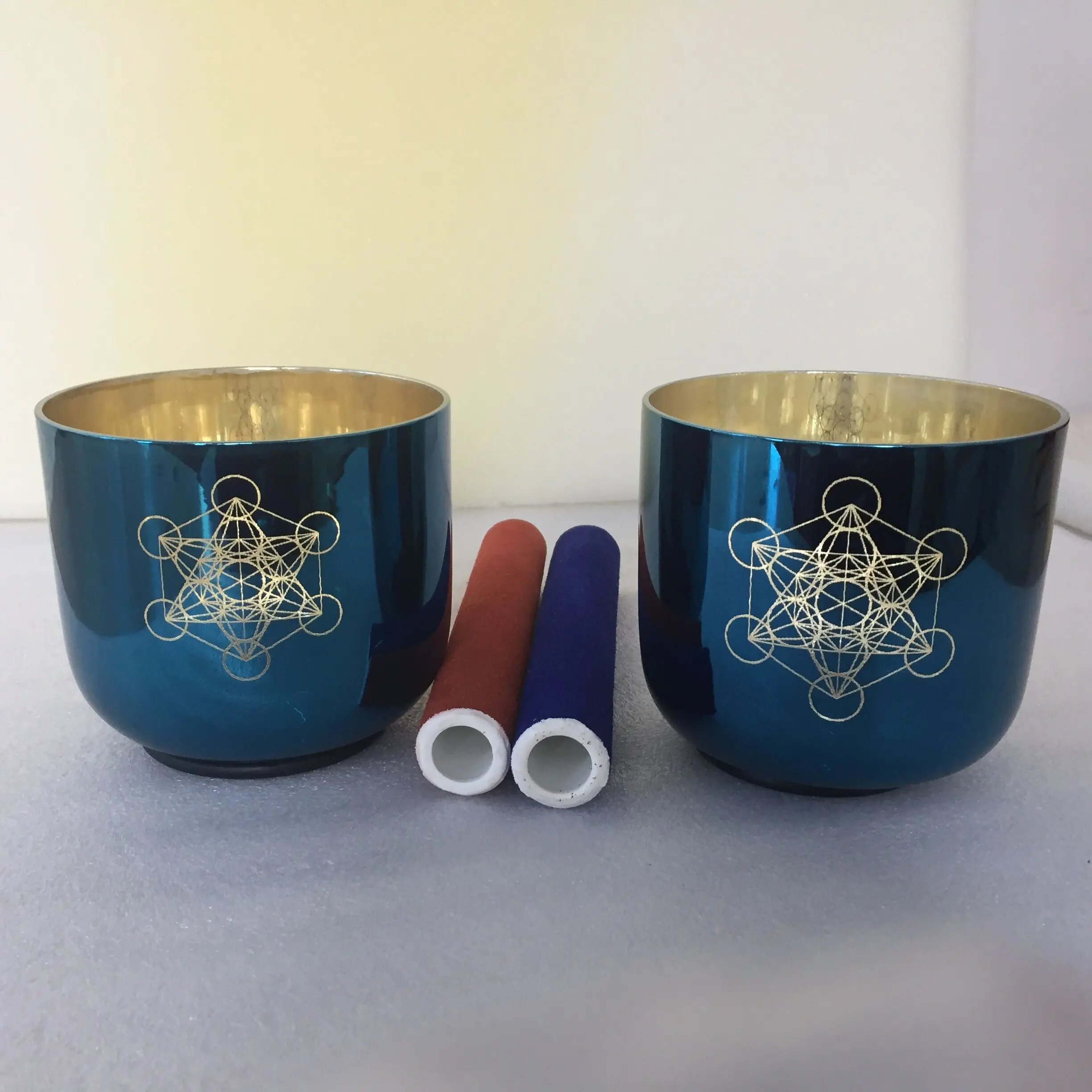 

2 Pcs of indigo shinny color crystal singing bowl 528HZ perfect pitch for sound healing.