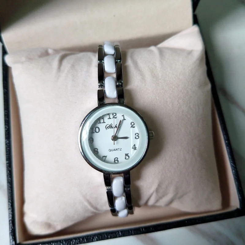 Взрывные Модели Новые дисковые квадратные керамические часы-браслет женские часы кварцевые часы темперамент простые женские часы